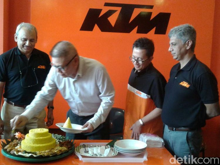 KTM Resmikan Diler di Serpong