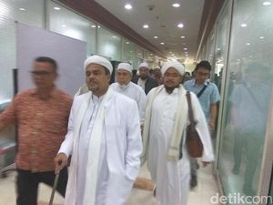 Habib Rizieq Datangi Komisi III DPR, Adukan Laporan di Mabes Polri