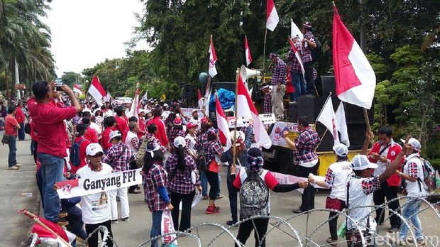 Aksi Massa Pro-Kontra Pengawal Sidang Ahok: Joget hingga Orasi