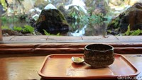 Selain bisa melihat koleksi kimono, traveler juga bisa bersantai di kafe yang berlokasi di area museum. Kabarnya, kafe tersebut menjadi tempat di mana Itchiku mencari inspirasi semasa hidup (Randy/detikTravel)