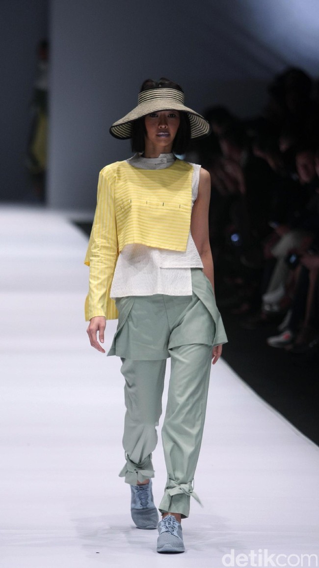Koleksi Danjyo Hiyoji mengangkat tema The Urbanist di jakarta Fashion Week 2017. Senayan City. Jakarta. [Foto: Mohammad Abduh/Wolipop]