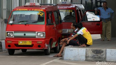 Sepinya Penumpang Angkot di Pulogebang