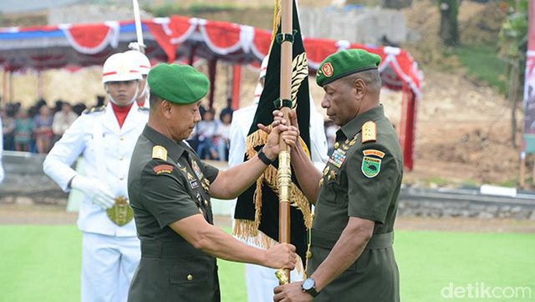 Rotasi 56 Pati TNI, Mayjen Joppye Onesimus Jadi Pangdam Cenderawasih Rotasi 56 Pati TNI, Mayjen Joppye Onesimus Jadi Pangdam Cenderawasih