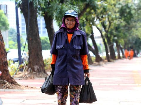 Suami Nenek Tinah Tetap Jadi 'Pasukan Oranye'