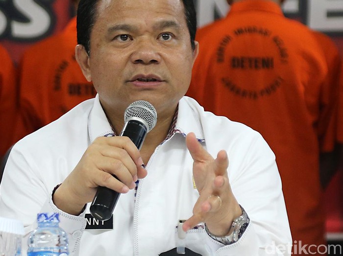DIrjen Imigrasi Ronny F. Sompie