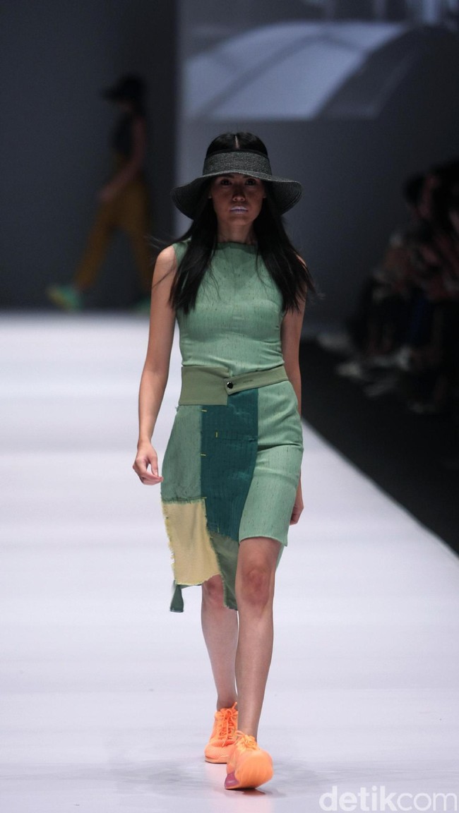 Koleksi Danjyo Hiyoji mengangkat tema The Urbanist di jakarta Fashion Week 2017. Senayan City. Jakarta. [Foto: Mohammad Abduh/Wolipop]