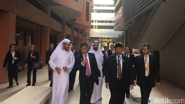 Menteri ESDM Ignasius Jonan di Abu Dhabi.