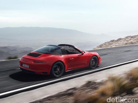 Porsche 911 GTS Terbaru Tampil Lebih Sporty