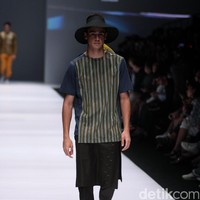 Koleksi Danjyo Hiyoji mengangkat tema The Urbanist di jakarta Fashion Week 2017. Senayan City. Jakarta. [Foto: Mohammad Abduh/Wolipop]