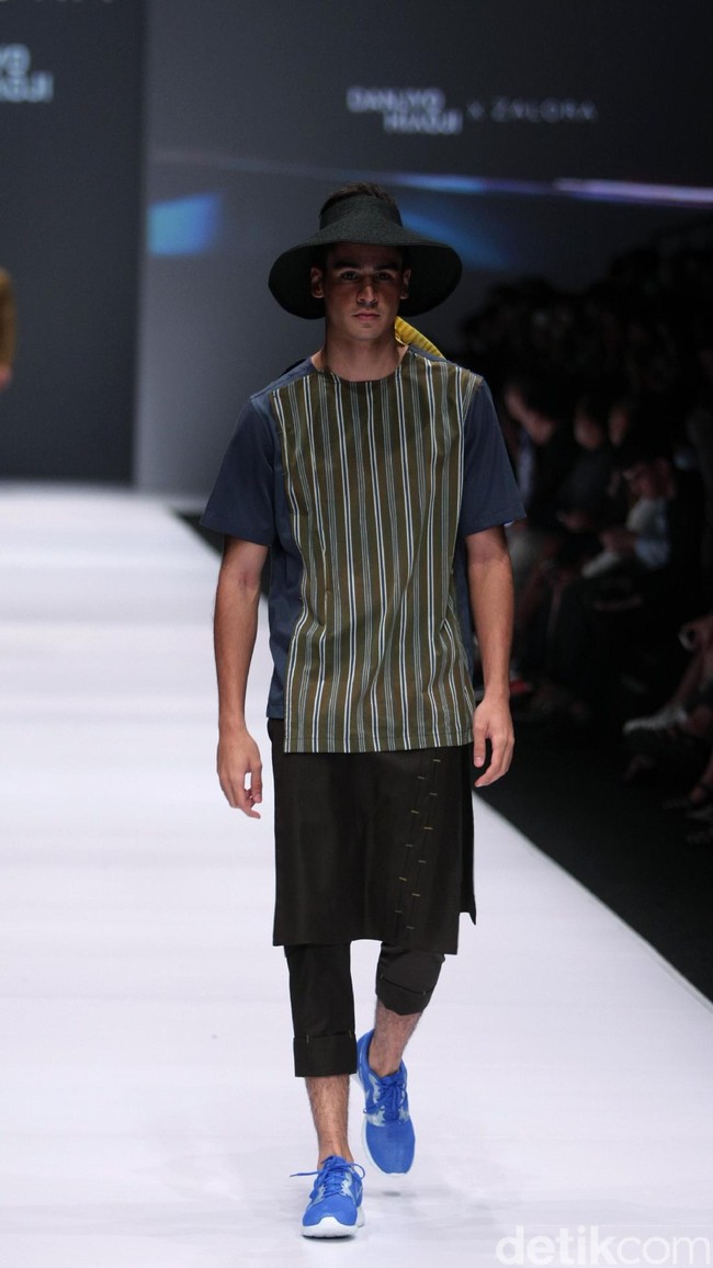 Koleksi Danjyo Hiyoji mengangkat tema The Urbanist di jakarta Fashion Week 2017. Senayan City. Jakarta. [Foto: Mohammad Abduh/Wolipop]
