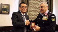 Wakapolri Komjen Pol Syafruddin bertemu dengan Kepala Public Security Departement (PSD) Kerajaan Jordania Mayor Jenderal Ahmad Sarhan Al Faqih saat kunjungan kerja di Yordania, Rabu (18/1/2017). Pool/dok. Humas Polri.