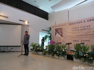 Ingin Beri Inspirasi, Sandiaga Luncurkan Buku Kisah Menuju Sukses