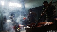 Pemesanan dodol meningkat hingga 1 ton perhari.