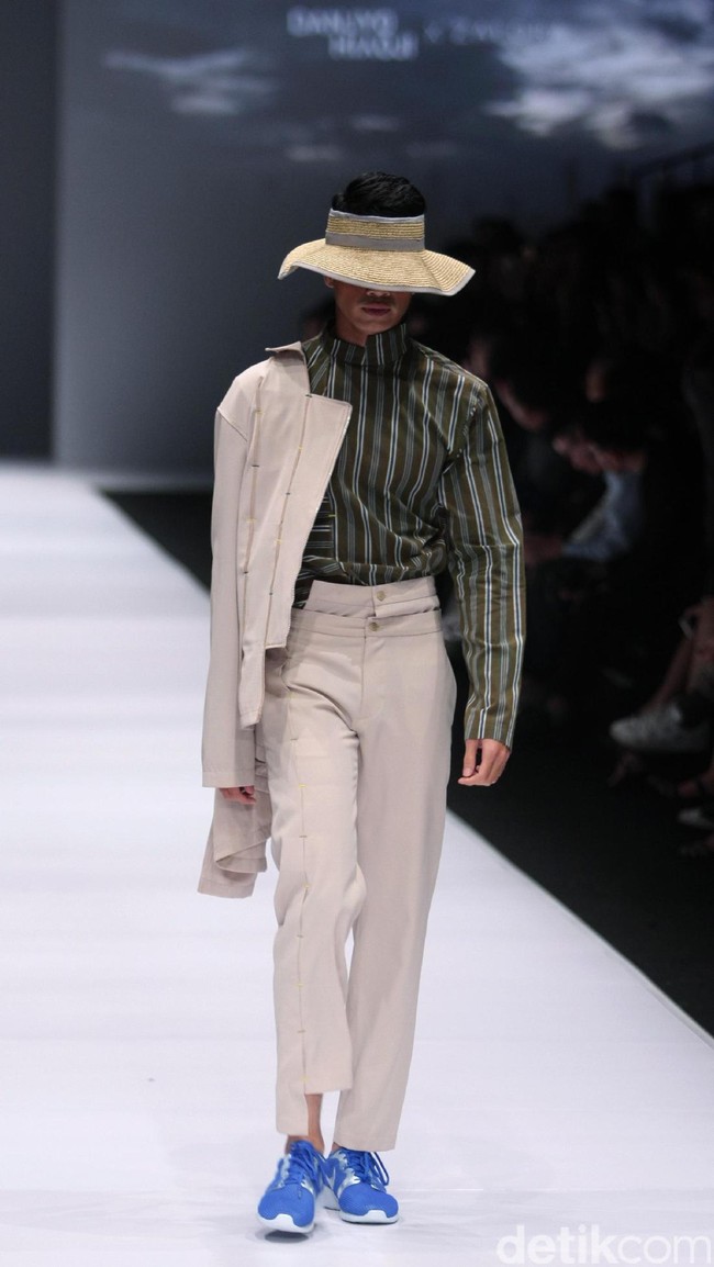 Koleksi Danjyo Hiyoji mengangkat tema The Urbanist di jakarta Fashion Week 2017. Senayan City. Jakarta. [Foto: Mohammad Abduh/Wolipop]