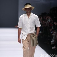 Koleksi Danjyo Hiyoji mengangkat tema The Urbanist di jakarta Fashion Week 2017. Senayan City. Jakarta. [Foto: Mohammad Abduh/Wolipop]