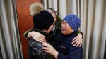 Pencarian Dihentikan, Keluarga Korban MH370 Menangis Histeris