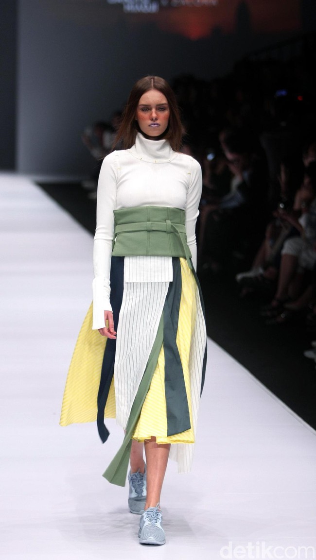 Koleksi Danjyo Hiyoji mengangkat tema The Urbanist di jakarta Fashion Week 2017. Senayan City. Jakarta. [Foto: Mohammad Abduh/Wolipop]