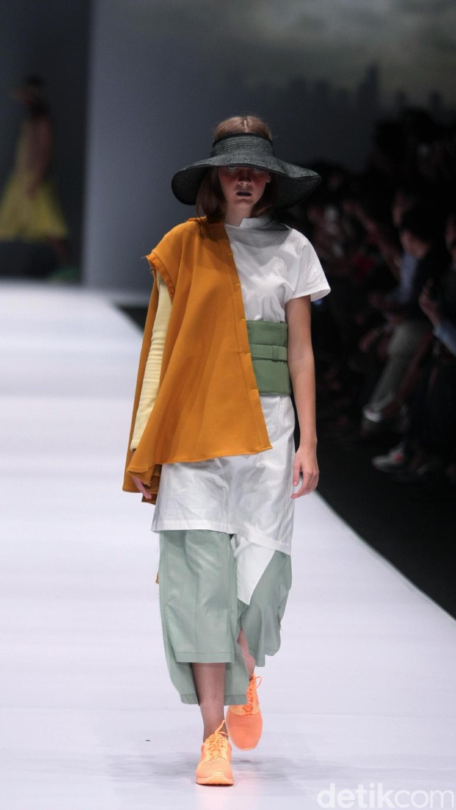 Koleksi Danjyo Hiyoji mengangkat tema The Urbanist di jakarta Fashion Week 2017. Senayan City. Jakarta. [Foto: Mohammad Abduh/Wolipop]