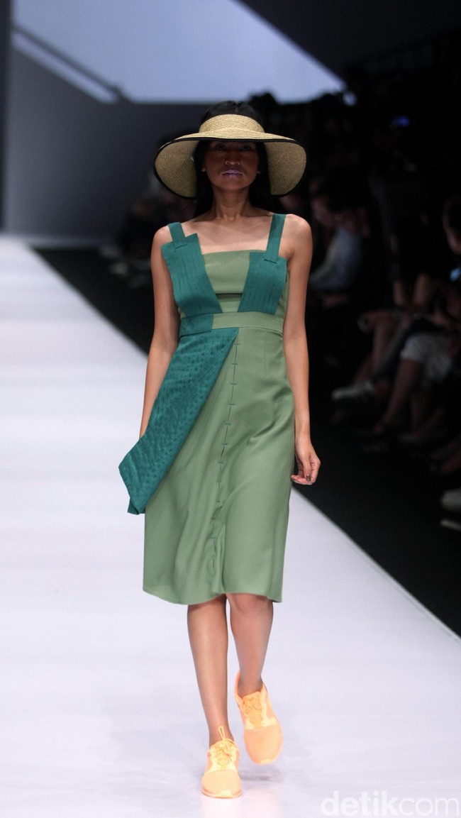 Koleksi Danjyo Hiyoji mengangkat tema The Urbanist di jakarta Fashion Week 2017. Senayan City. Jakarta. [Foto: Mohammad Abduh/Wolipop]