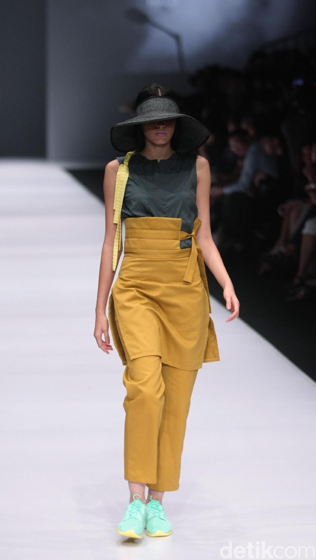 Koleksi Danjyo Hiyoji mengangkat tema The Urbanist di jakarta Fashion Week 2017. Senayan City. Jakarta. [Foto: Mohammad Abduh/Wolipop]