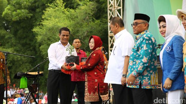 Mentan Amran dan Tim Penggerak Pembina PKK