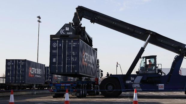 Kereta dari China Itu Akhirnya Tiba di London Setelah 18 Hari