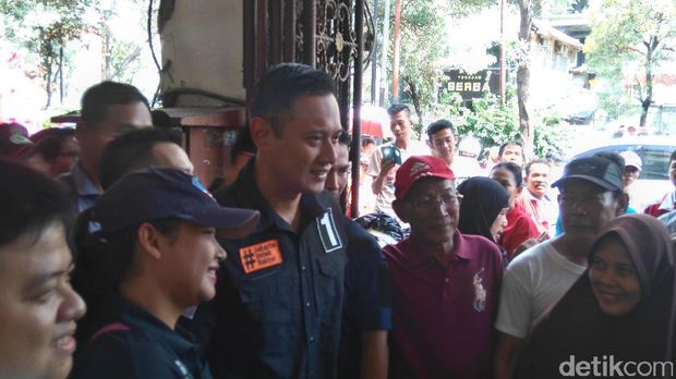 Agus Yudhoyono di Pasar Glodok / 