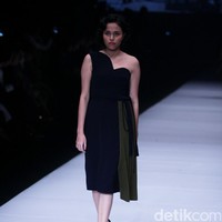 Koleksi Peggy Hartanto Kolaborasi dengan Loreal Professionel di Jakarta Fashion Week 2017. Senayan City. Jakarta. [Foto: Mohammad Abduh/Wolipop]