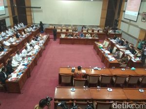 DPR Rapat dengan Menkum HAM, Bahas Bebas Visa hingga Lapas