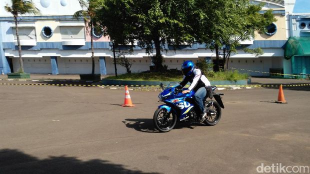 Diler menjajal motor Suzuki
