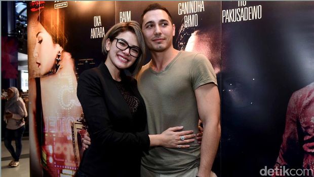 Heboh Video Nikita Mirzani Cium Bule, Lucky Hakim Resmi Nikah