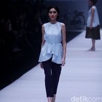 Koleksi Peggy Hartanto Kolaborasi dengan Loreal Professionel di Jakarta Fashion Week 2017. Senayan City. Jakarta. [Foto: Mohammad Abduh/Wolipop]