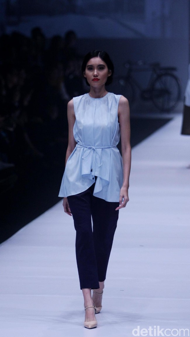 Koleksi Peggy Hartanto Kolaborasi dengan Loreal Professionel di Jakarta Fashion Week 2017. Senayan City. Jakarta. [Foto: Mohammad Abduh/Wolipop]