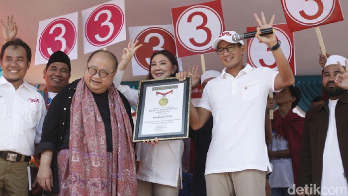 Blusukan ke 1.000 Titik di Jakarta, Sandiaga Dapat Rekor MURI