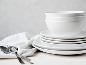 Studi Ungkap Corona Bisa Bertahan di Alat Makan Stainless dan Plastik