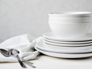 Studi Ungkap Corona Bisa Bertahan di Alat Makan Stainless dan Plastik