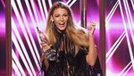Blake Lively Si Hot Mama