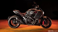 Motor ini diproduksi hanya sebanyak 666 unit. Motor didesain langsung oleh Direktur Kreatif Diesel Andrea Rosso dan Pusat Desain Ducati.