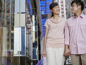 Pria Wajib Tahu, Ini Cara Sederhana Redakan Rasa Sakit Wanita