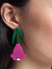 Tampil Memikat dengan 5 Anting Cantik Keluaran <i>Brand</i> Lokal