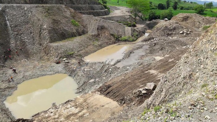 Bendungan Tanju dan Mila Terhubung Terowongan Menembus Gunung