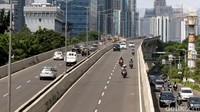 Angin kencang dan faktor keselamatan menjadi pertaruhan demi mengindari jalan biasa.