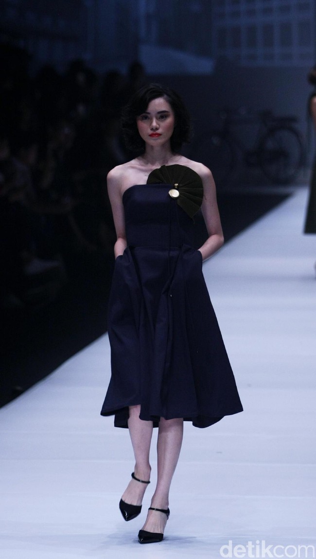 Koleksi Peggy Hartanto Kolaborasi dengan Loreal Professionel di Jakarta Fashion Week 2017. Senayan City. Jakarta. [Foto: Mohammad Abduh/Wolipop]