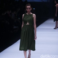 Koleksi Peggy Hartanto Kolaborasi dengan Loreal Professionel di Jakarta Fashion Week 2017. Senayan City. Jakarta. [Foto: Mohammad Abduh/Wolipop]
