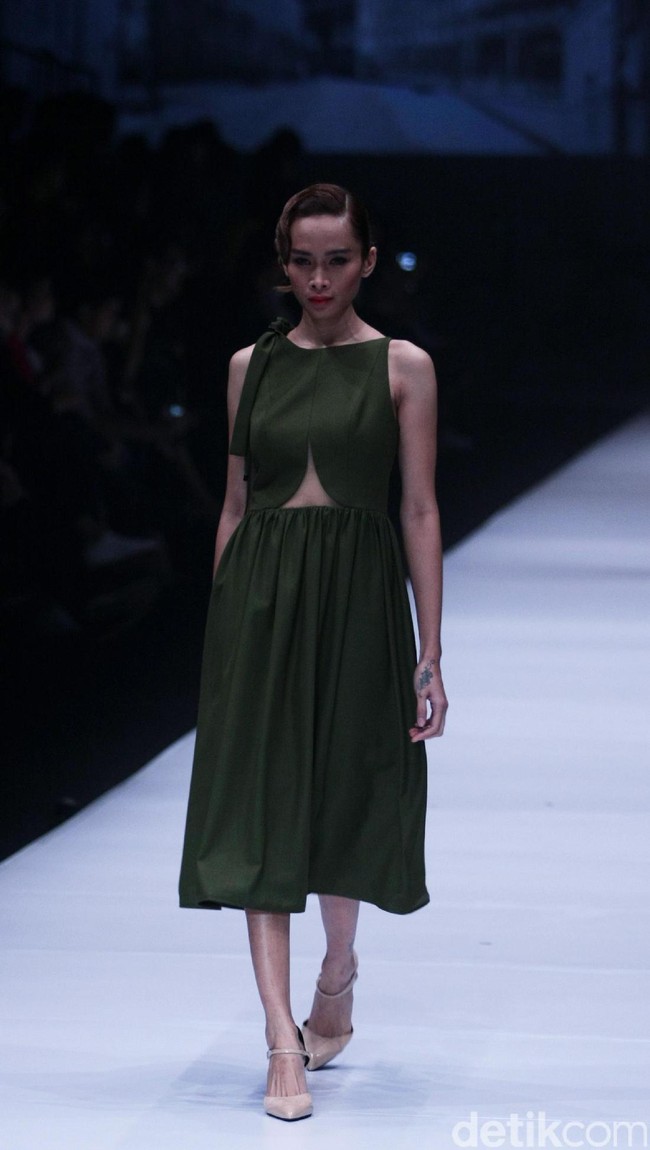 Koleksi Peggy Hartanto Kolaborasi dengan Loreal Professionel di Jakarta Fashion Week 2017. Senayan City. Jakarta. [Foto: Mohammad Abduh/Wolipop]