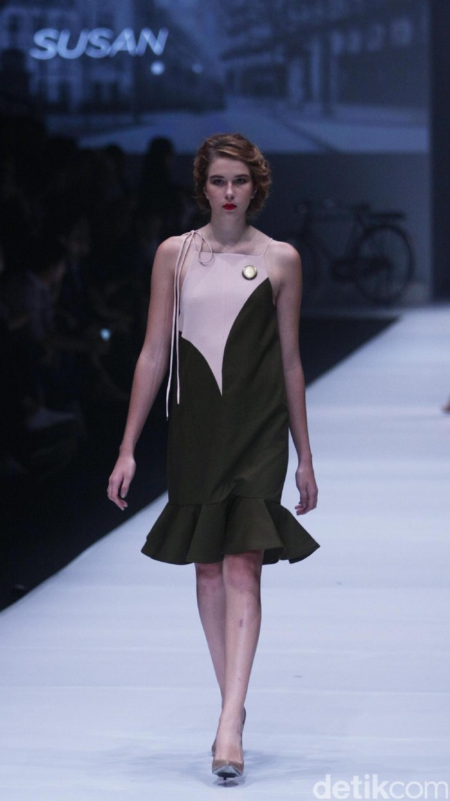 Koleksi Peggy Hartanto Kolaborasi dengan Loreal Professionel di Jakarta Fashion Week 2017. Senayan City. Jakarta. [Foto: Mohammad Abduh/Wolipop]