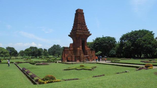 Candi peninggalan Majapahit di Trowulan