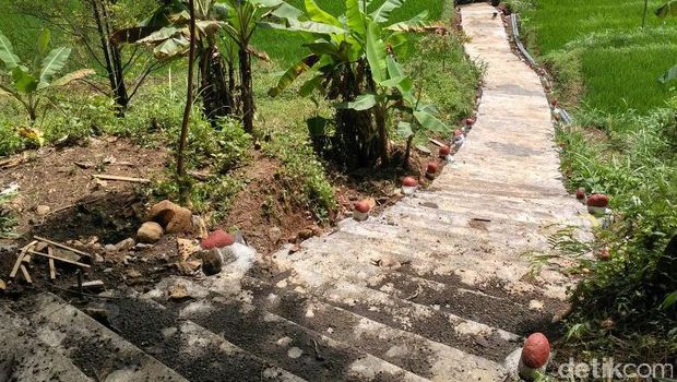  Makam Tan Malaka di Desa Selopanggung, Kediri, Jawa Timur