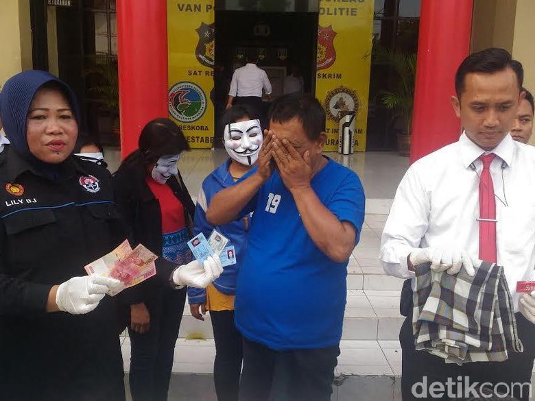 Sebuah Pitrad Digerebek karena Sediakan Layanan Plus Sebuah Pitrad Digerebek karena Sediakan Layanan Plus