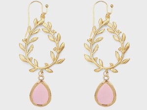 Tampil Memikat dengan 5 Anting Cantik Keluaran Brand Lokal